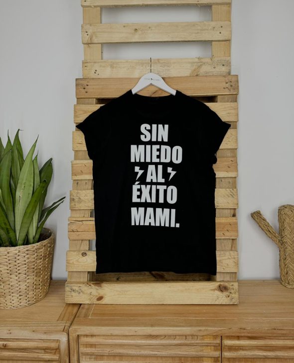 CAMISETA SIN MIEDO NEGRA