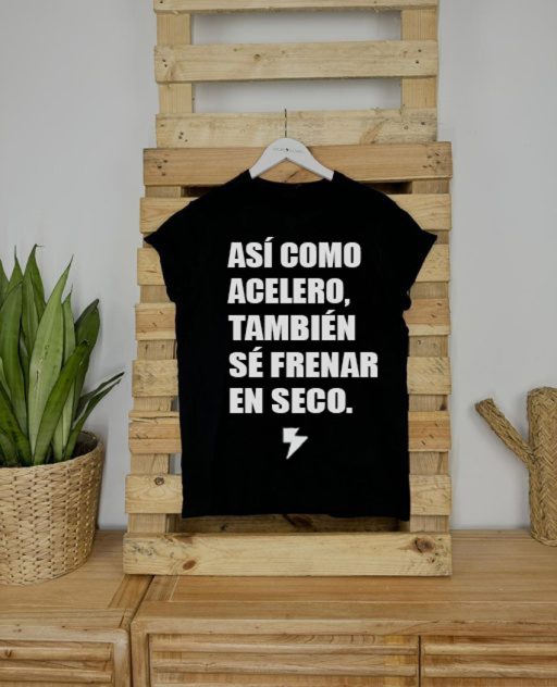 CAMISETA ASÍ COMO ACELERO