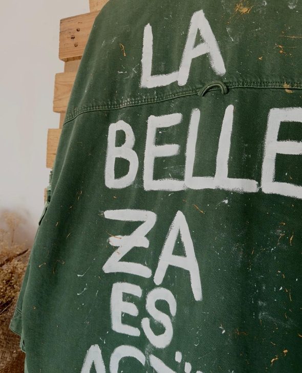 CAZADORA LA BELLEZA