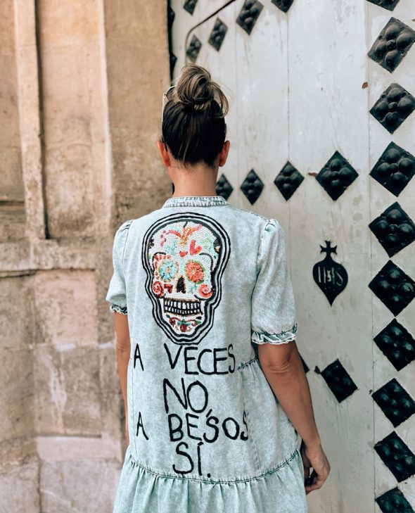 VESTIDO A BESOS SI