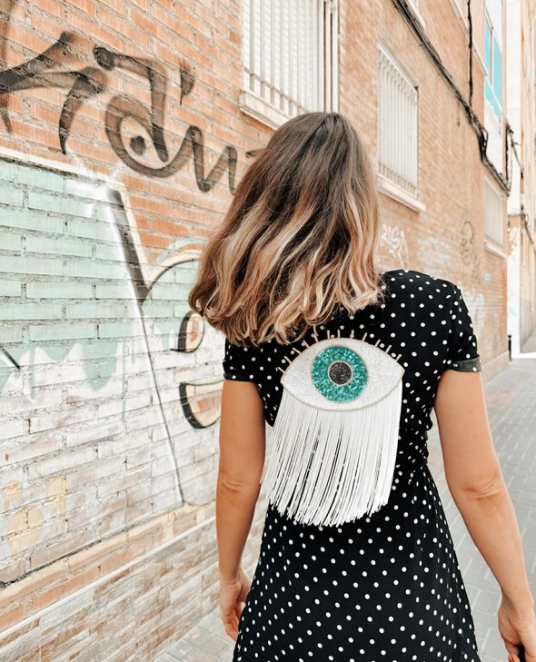 VESTIDO LUNARES OJO