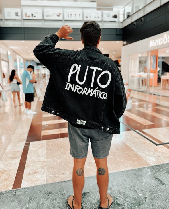 CAZADORA PUTO INFORMÁTICO