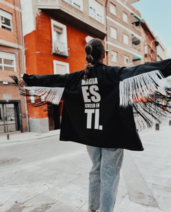 CAZADORA CREER EN TI
