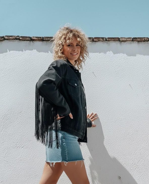 CAZADORA REBELDE