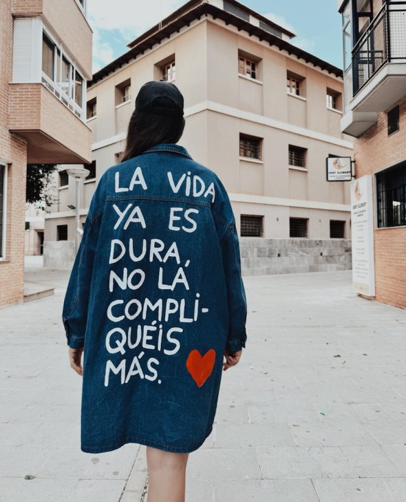 VESTIDO LA VIDA YA ES DURA